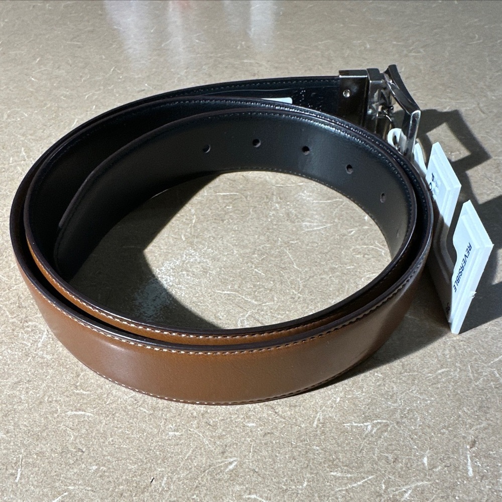 Perry Ellis leathers belt.